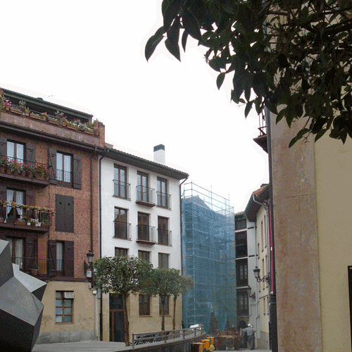 Coordinación de seguridad en fase de ejecución de derribo del edificio de viviendas situado en Goen Kale nº 2 del casco histórico. Goen Kale nº 2. Ordizia